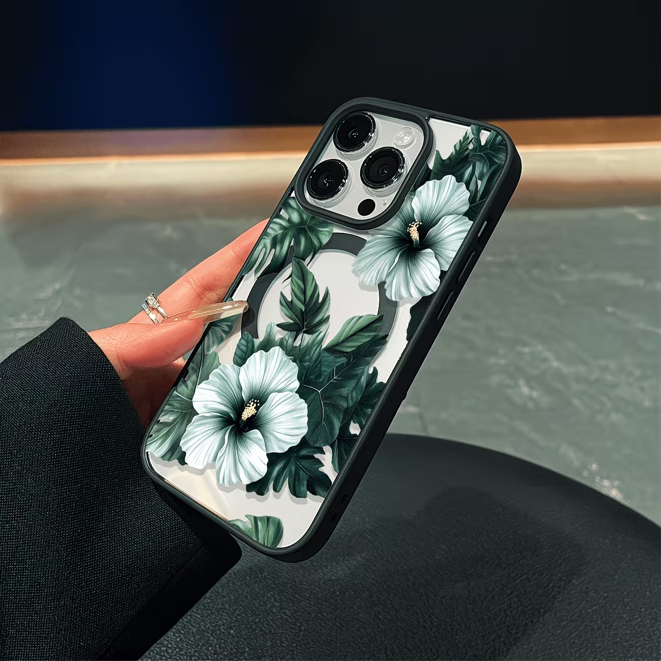 グリーンフローラルプリントのiPhoneケース iPhone - X Phone Accessories のレビューと価格